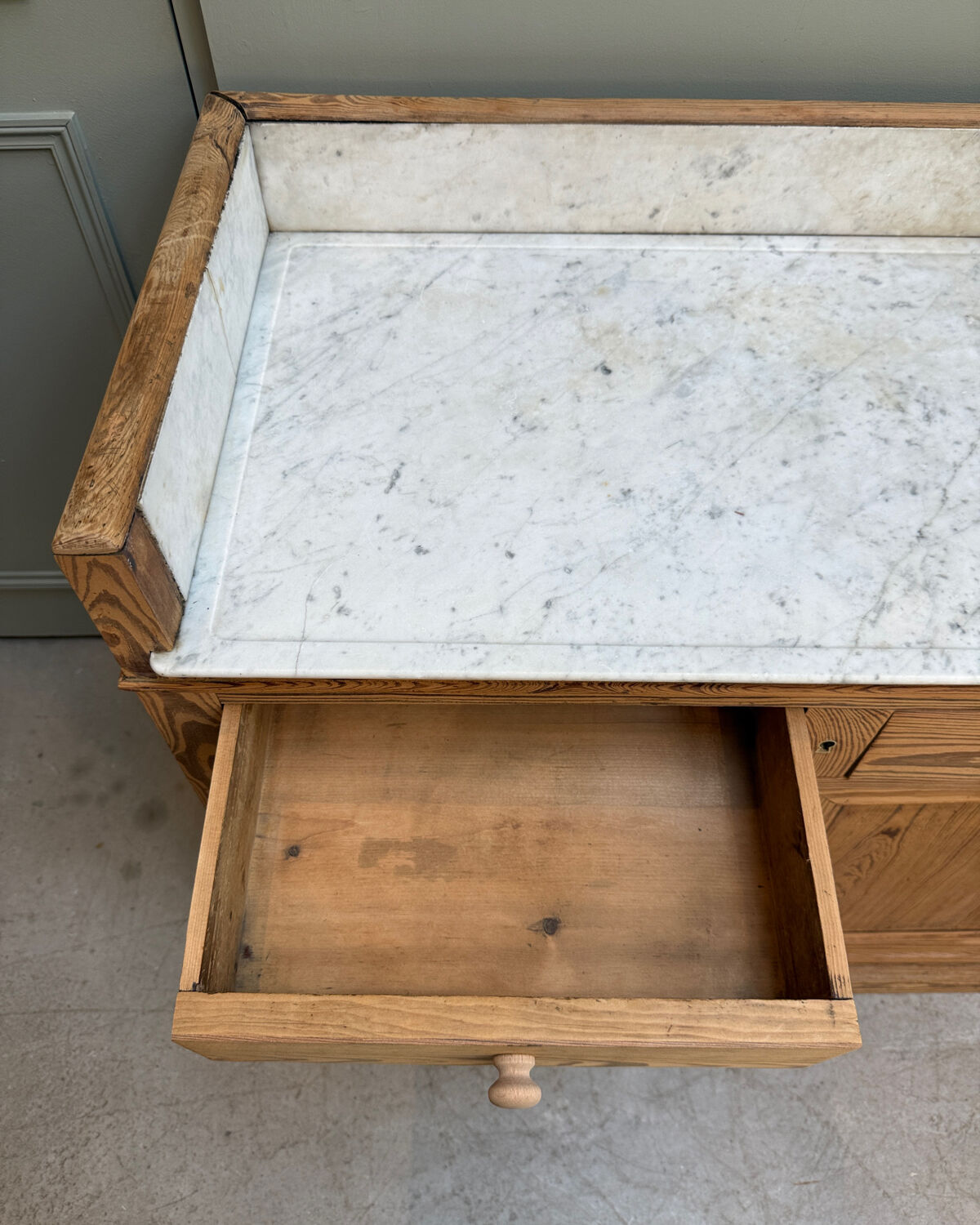 Old bathroom furniture (renovated)