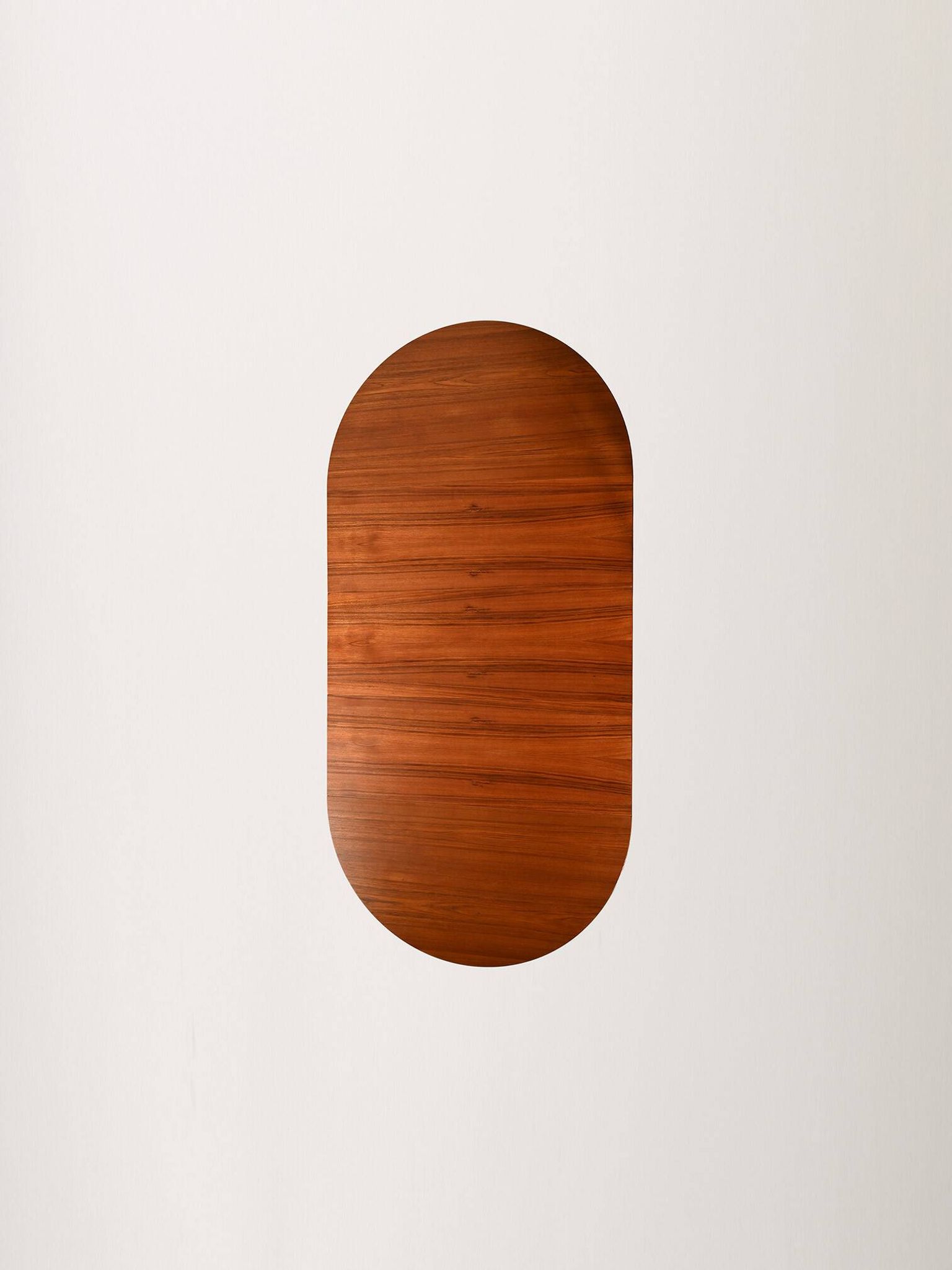 Table de salle à manger ronde scandinave des années 1960 en teck rayé