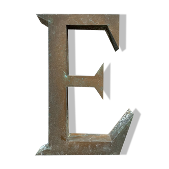 Old sign letter E