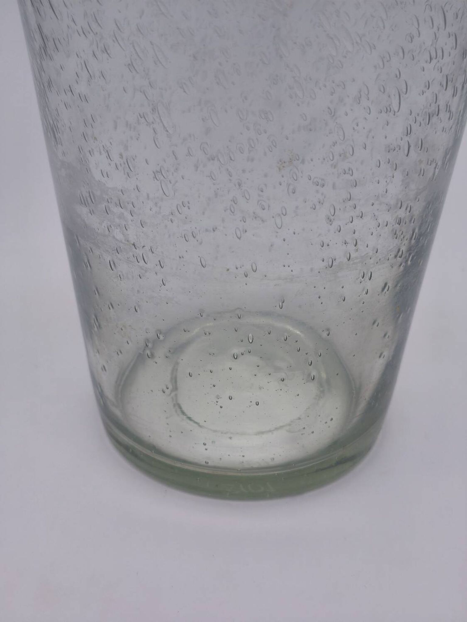 Large BIOT vase in bubble glass – Trumpet shape – 1960s – 29 cm