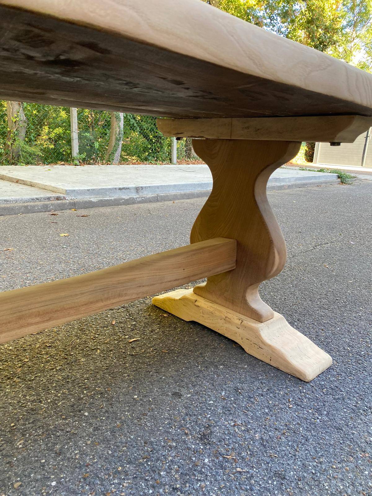 Grande table de monastère étroite décapée en chêne massif brut 200cm