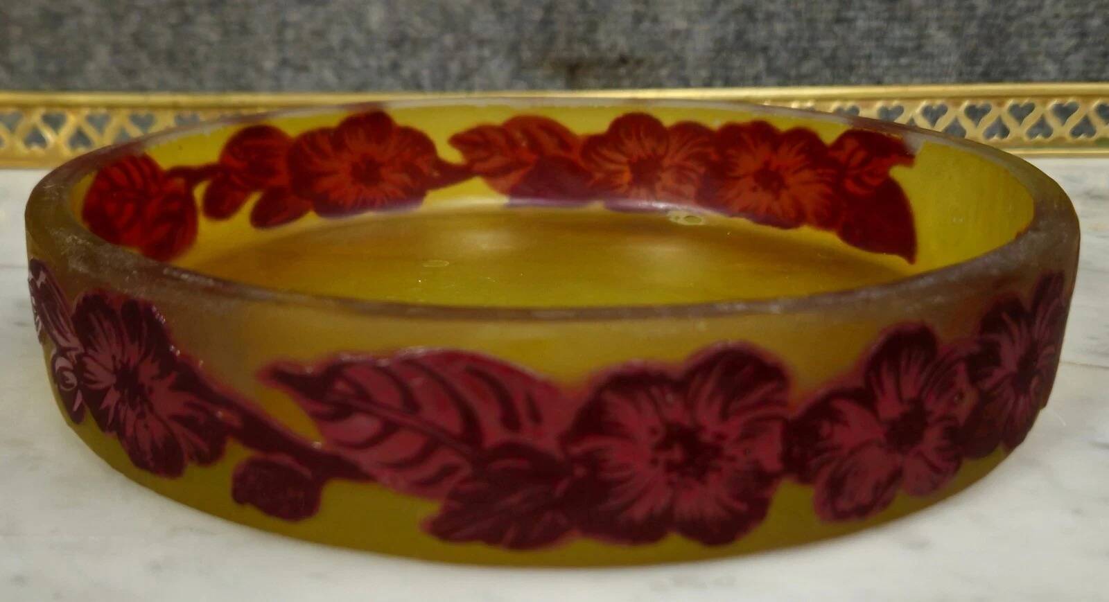 Multi-layer engraved glass bowl / ashtray – Floral decor in Art Nouveau style