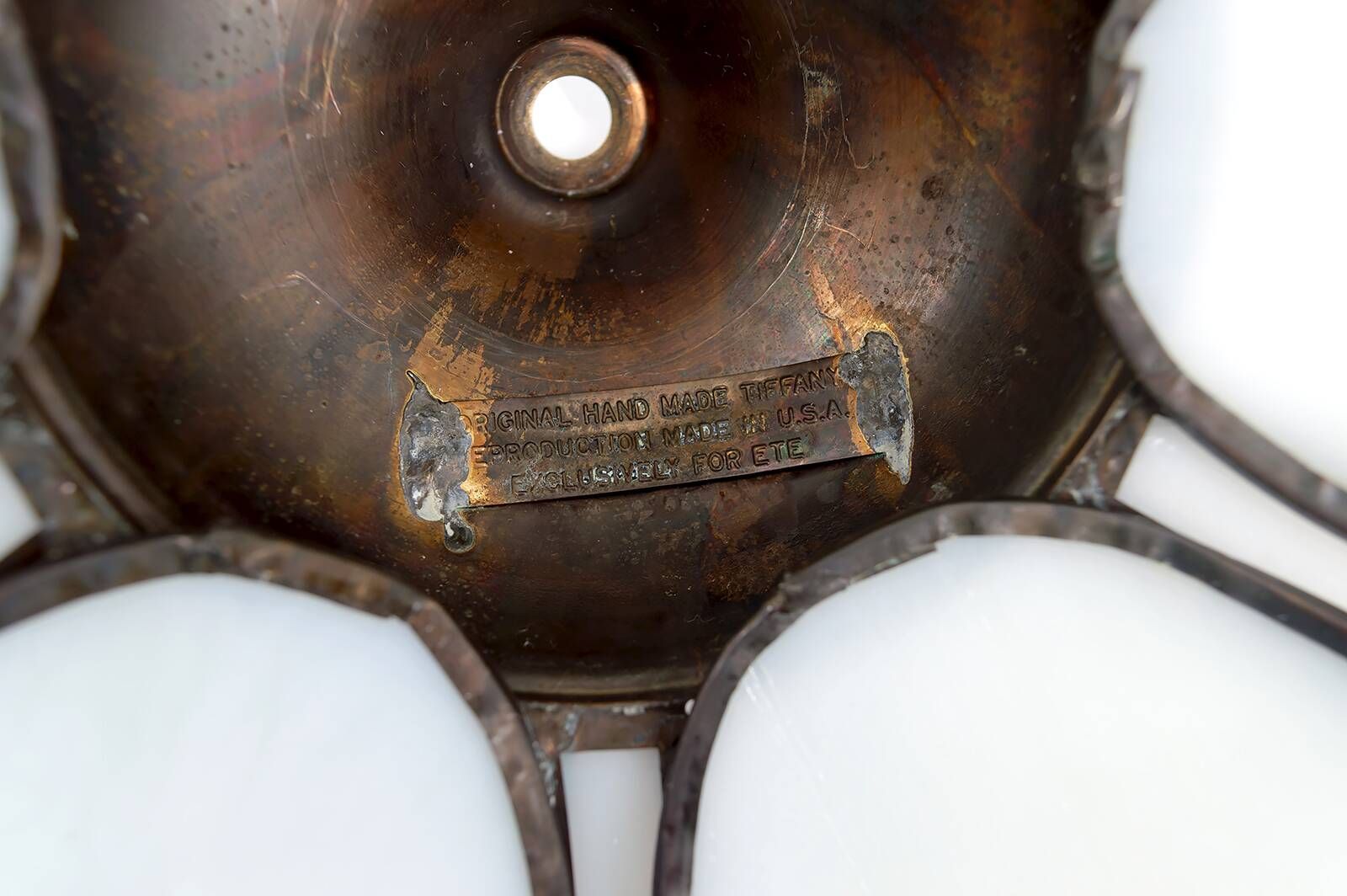 Tiffany-style table lamp – circa 1980