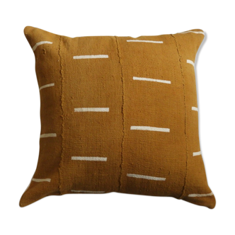 Coussin en bogolan ocre