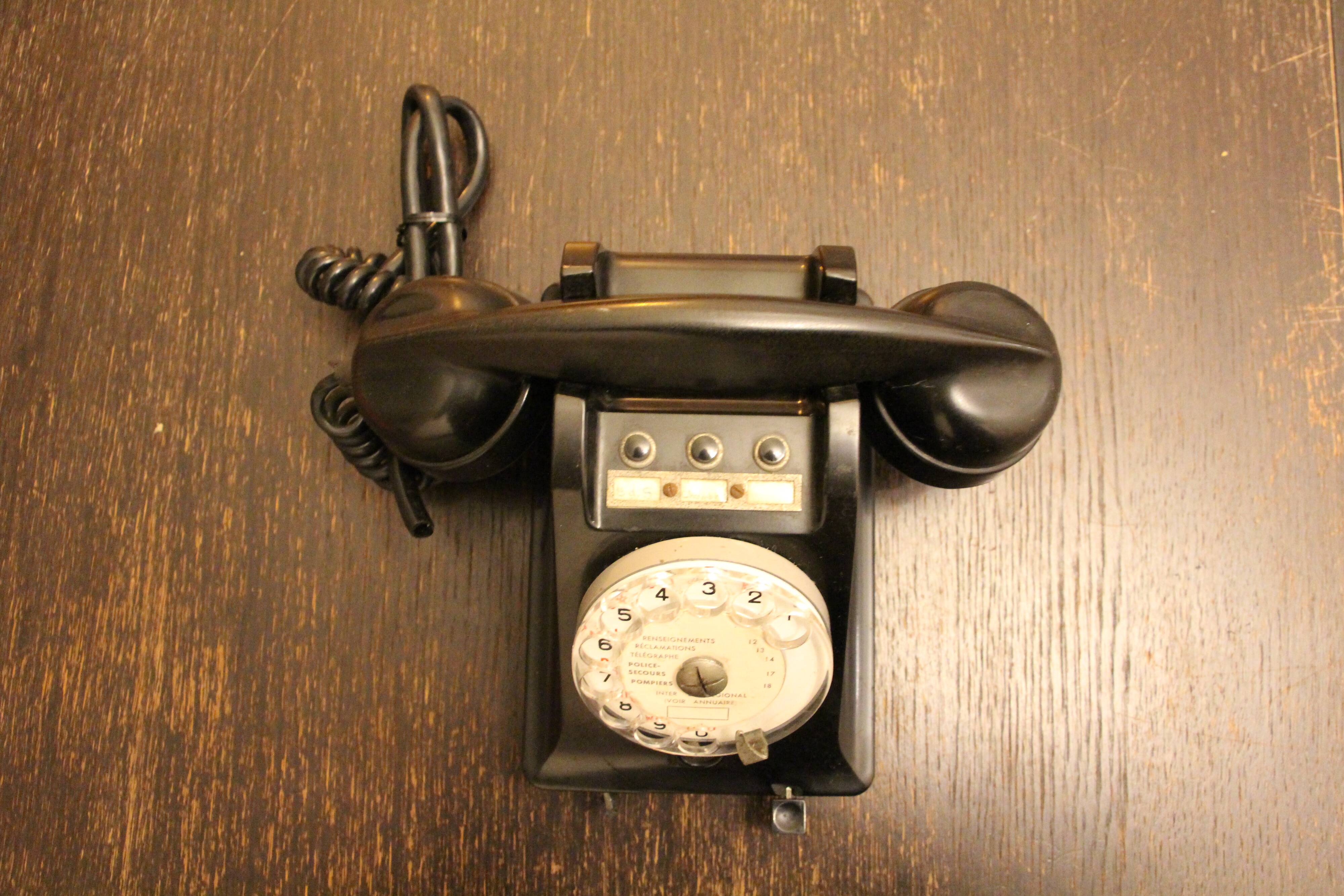 Ericsson phone in black bakelite