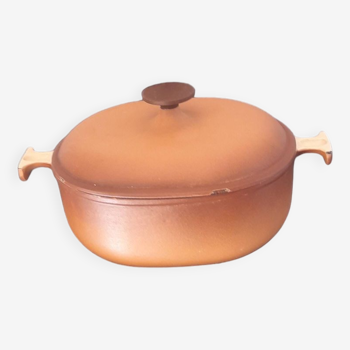 Le Creuset 21 Committee