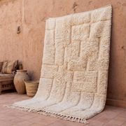 Handmade traditional Berber rug in natural wool, size 1.5/2.5 m.