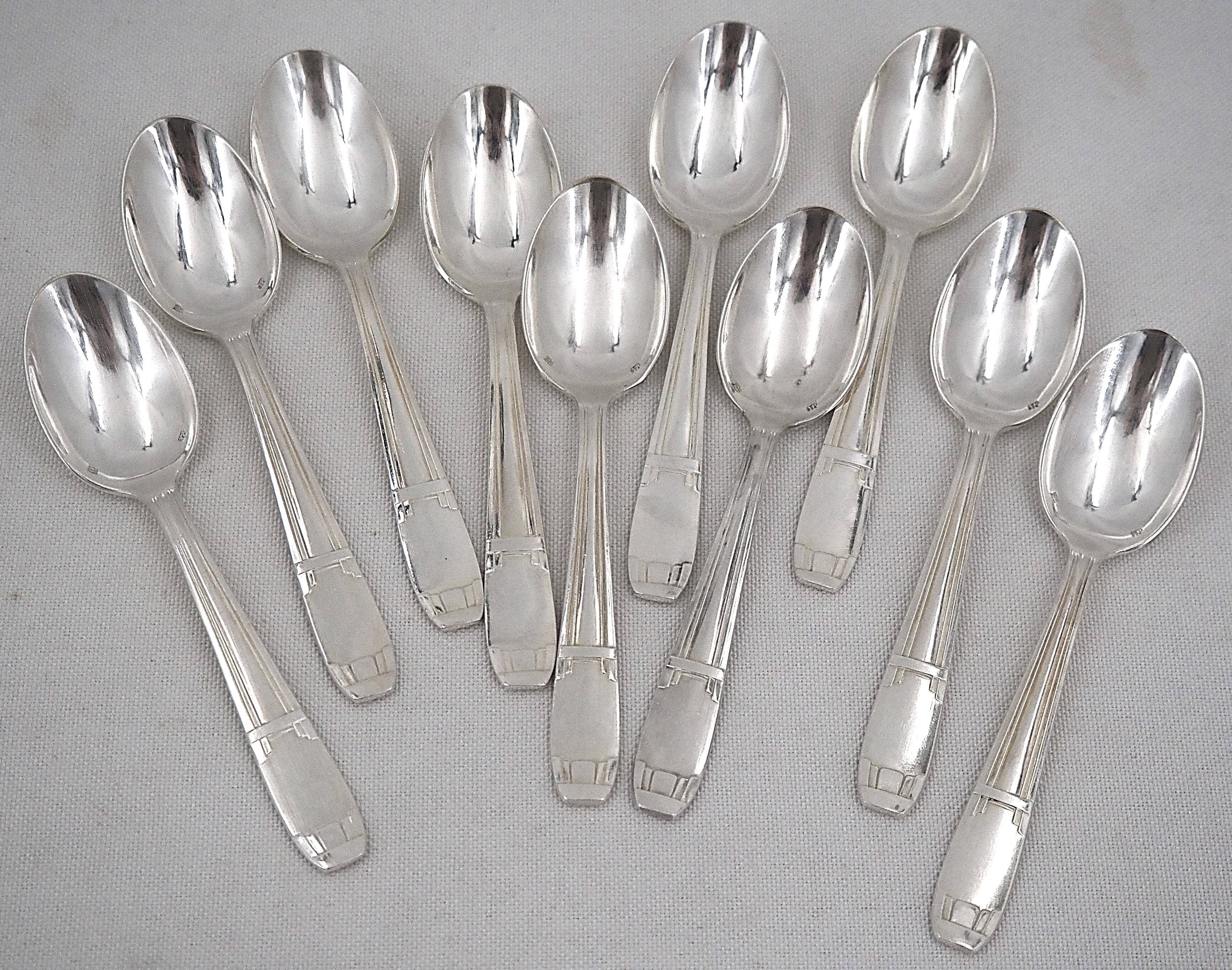Share Art Deco cutlery set of 79 pieces, knives, silver-plated metal.