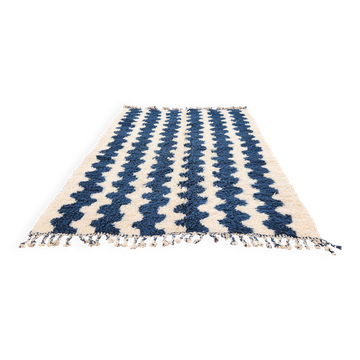 Grand tapis berbère rayé 274x208 cm – Laine écrue & bleu – Motif graphique