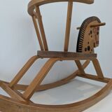 Cheval à bascule ancien