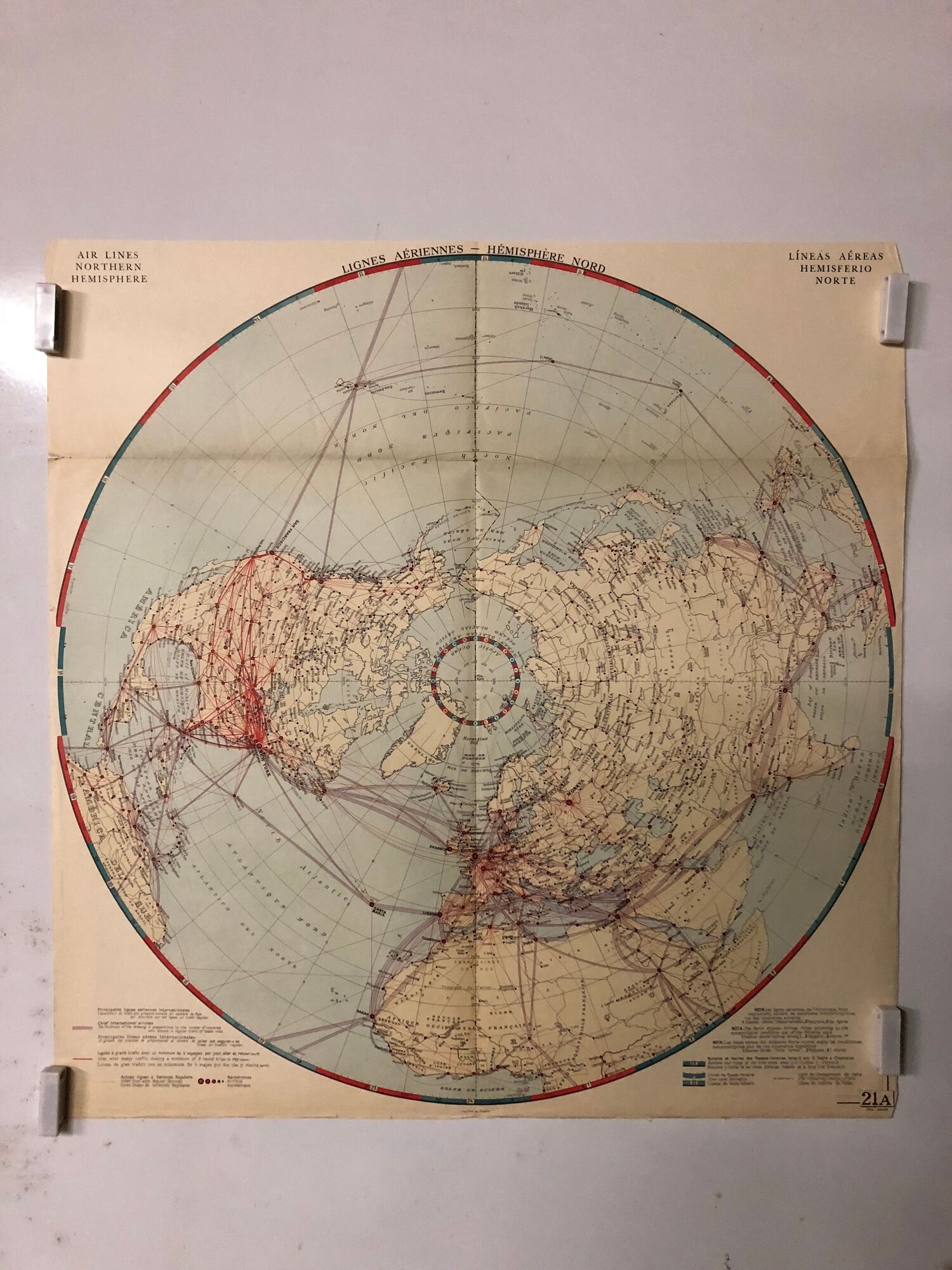 Mappemonde carte ancienne hémisphère nord des lignes aériennes