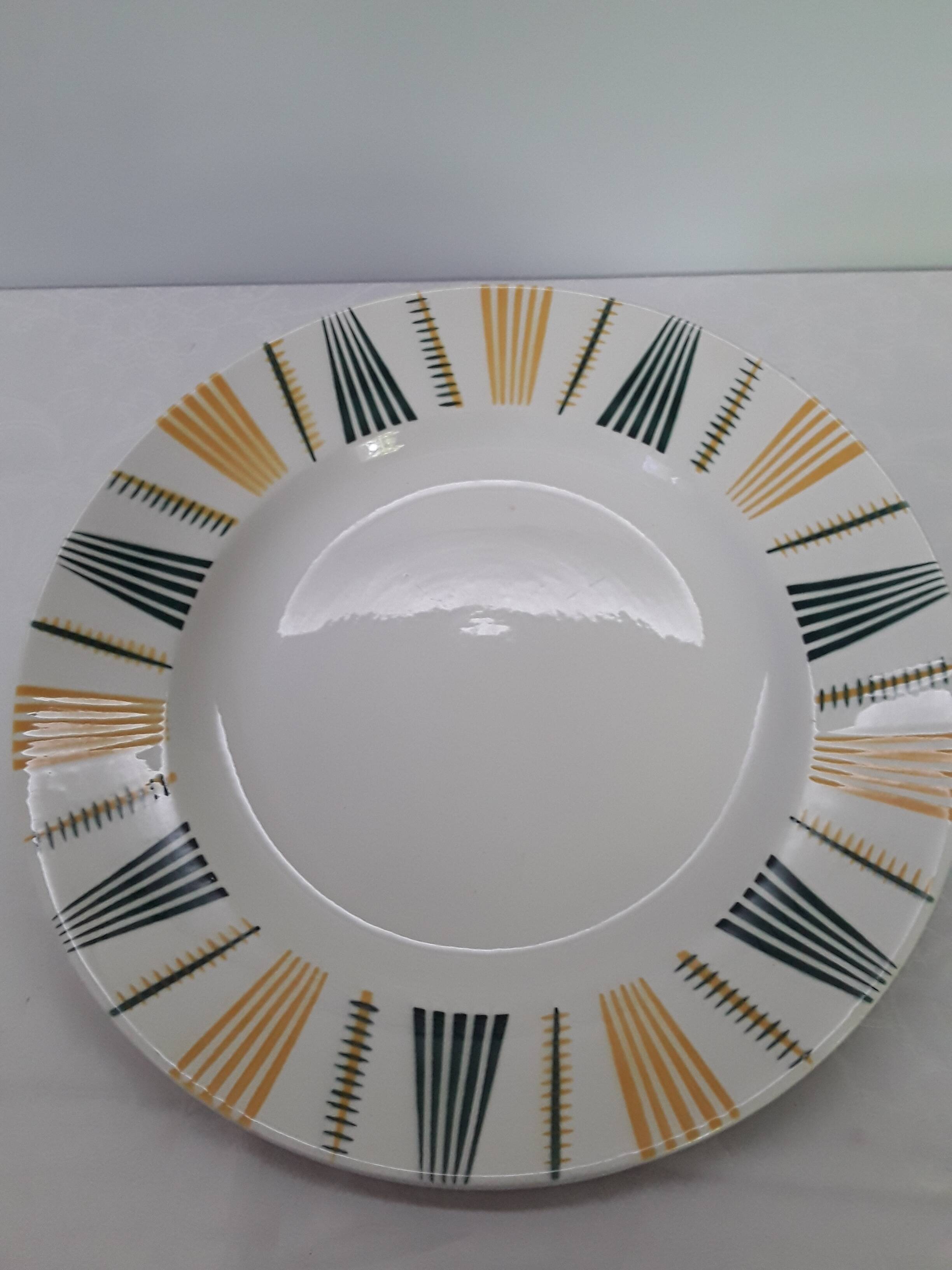 Sarreguemines and Digoin dish. France