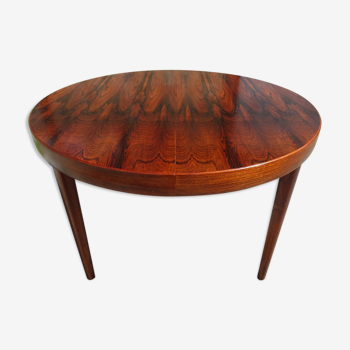 Extendable Scandinavian rosewood table