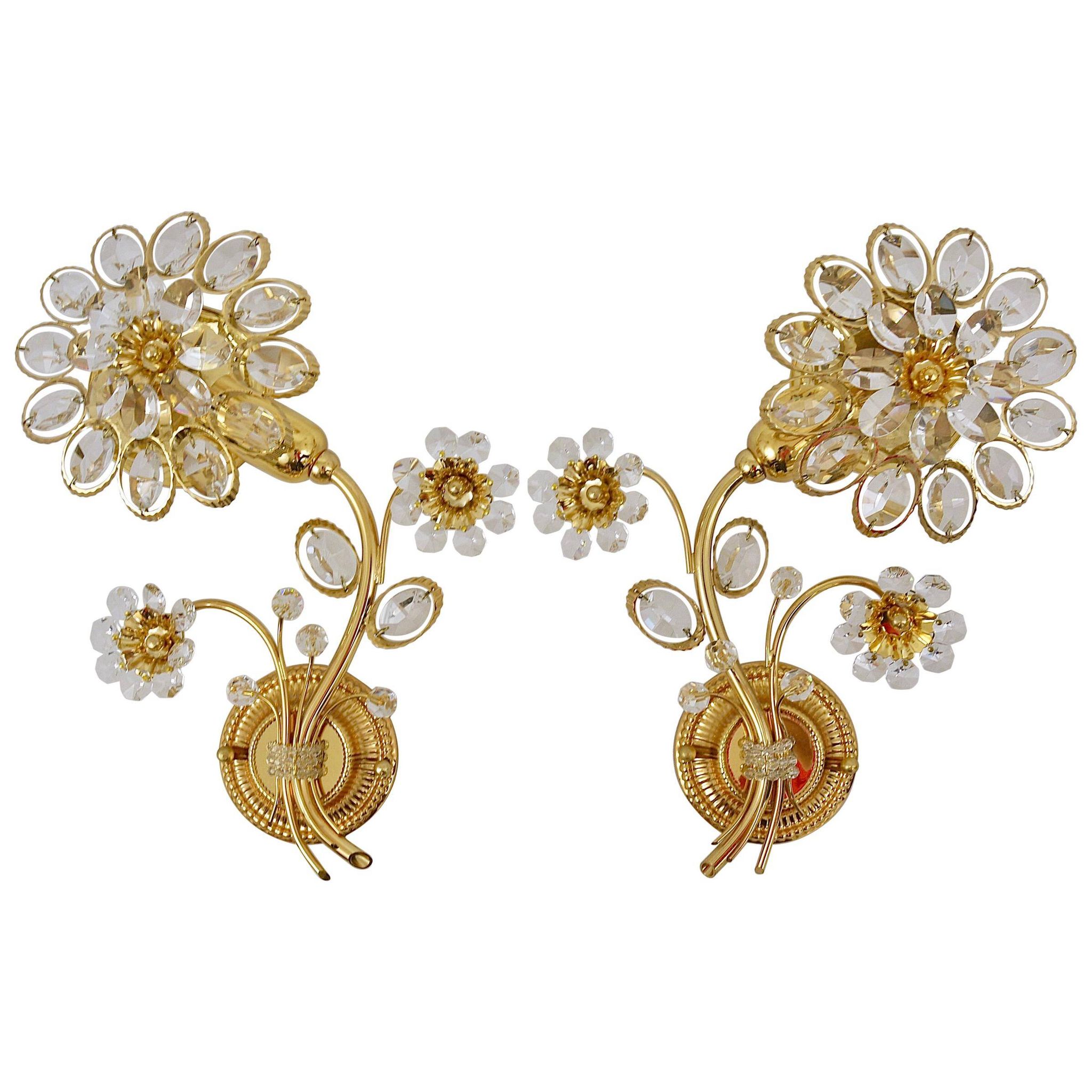 Pair of wall sconces flower in crystal with gilded brass by Ernst Palme, Palwa Germany, 1970s.
