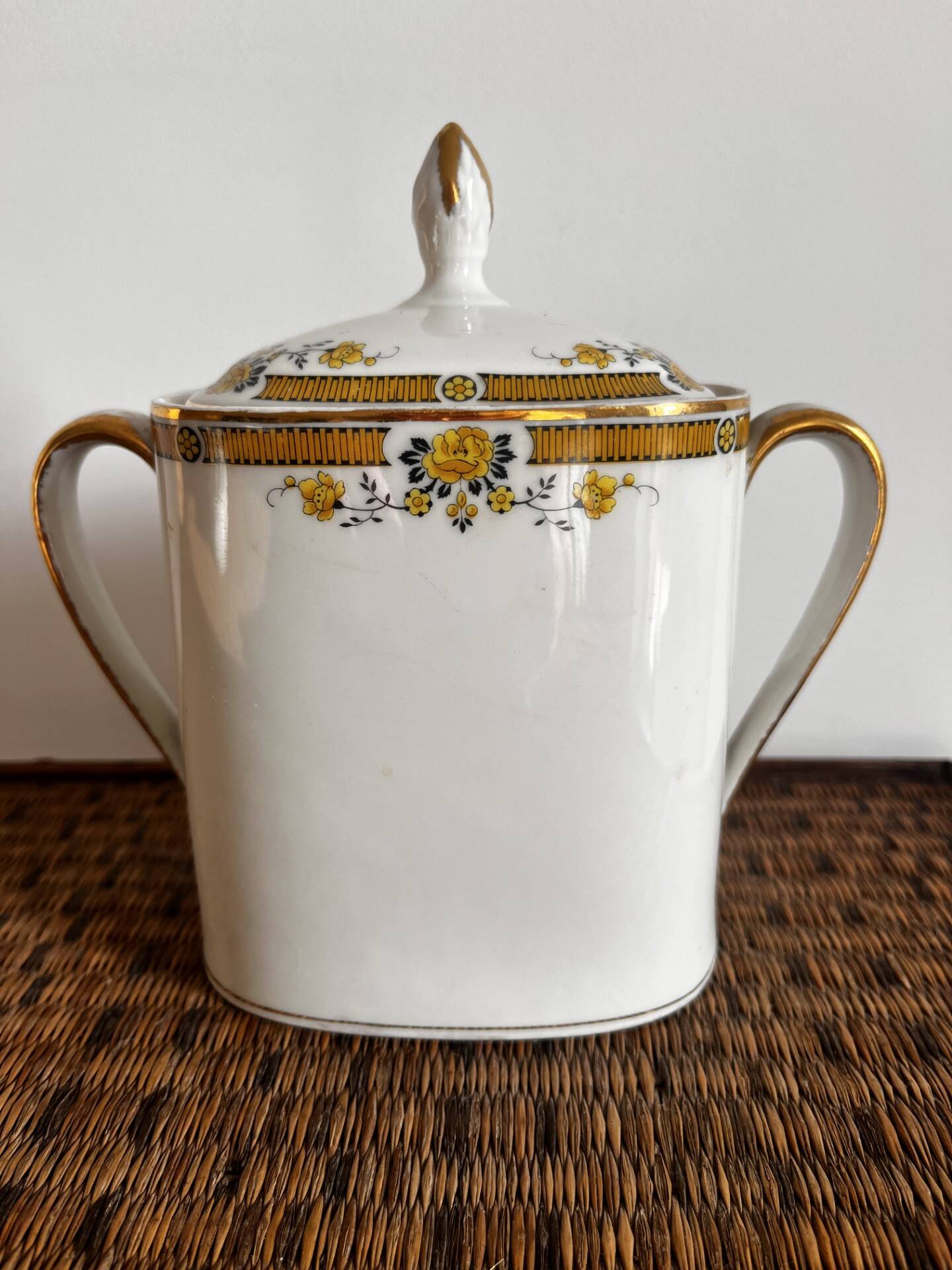 Bonbonnière / Sugar bowl