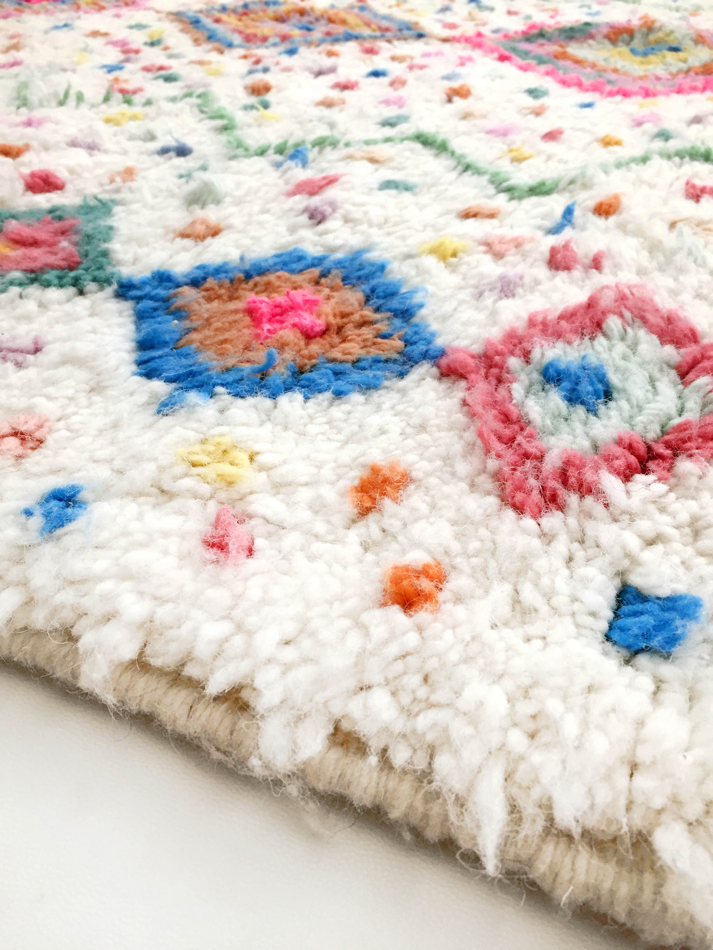 Berber carpet Azilal ecru with colorful patterns 2,35x1,62m