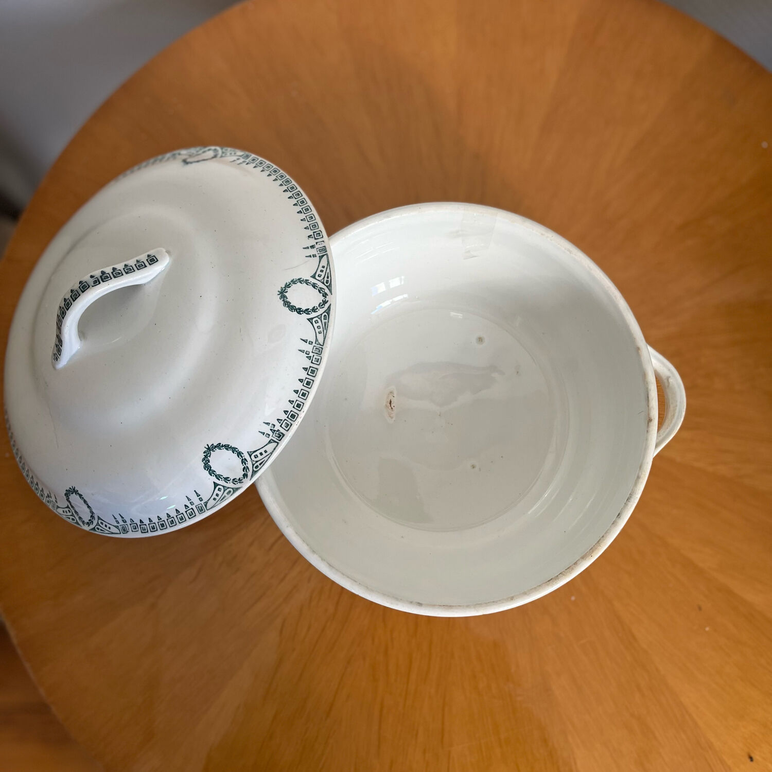 Saint-Amand iron earth flat soup tureen