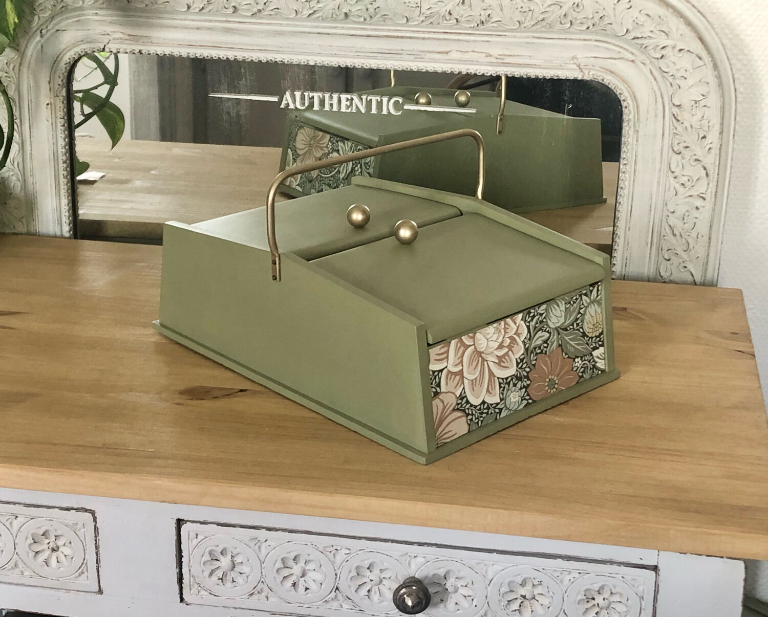 Jewelry box or sewing