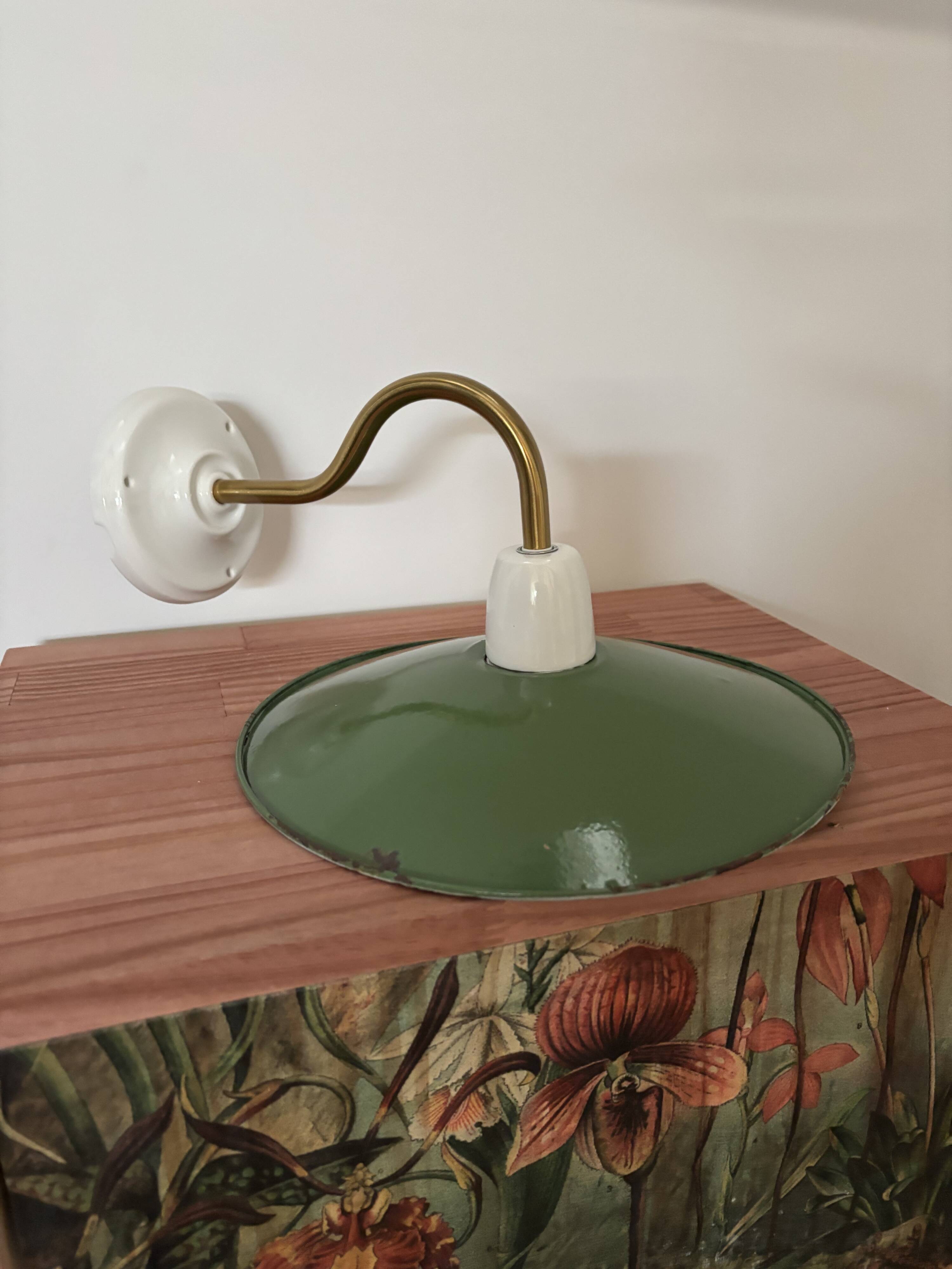 Enamelled sheet metal wall light