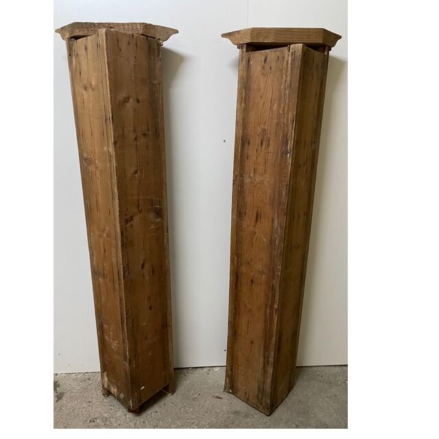 Pair of corners in ash and oak of the nineteenth century
