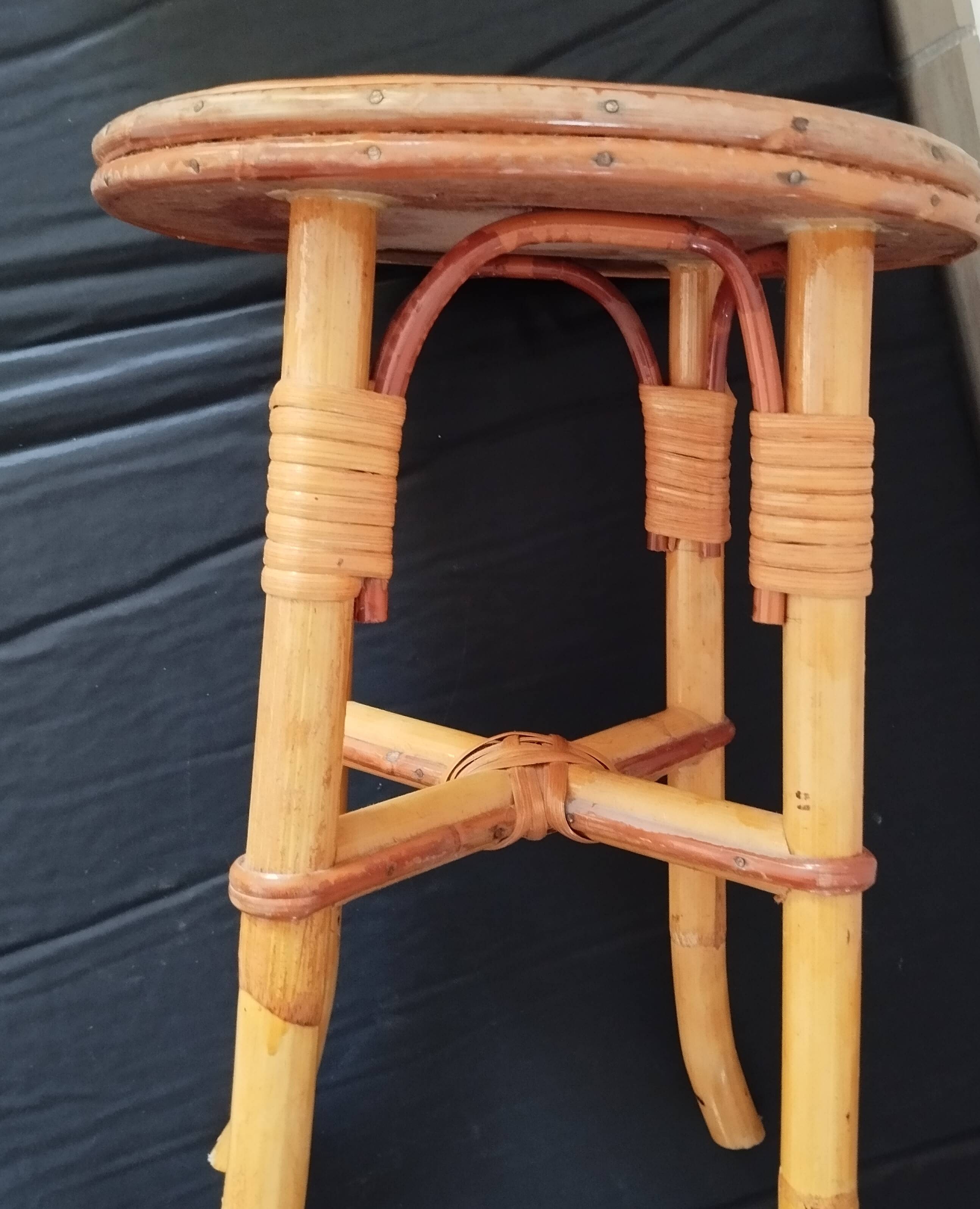 Tabouret vintage en rotin