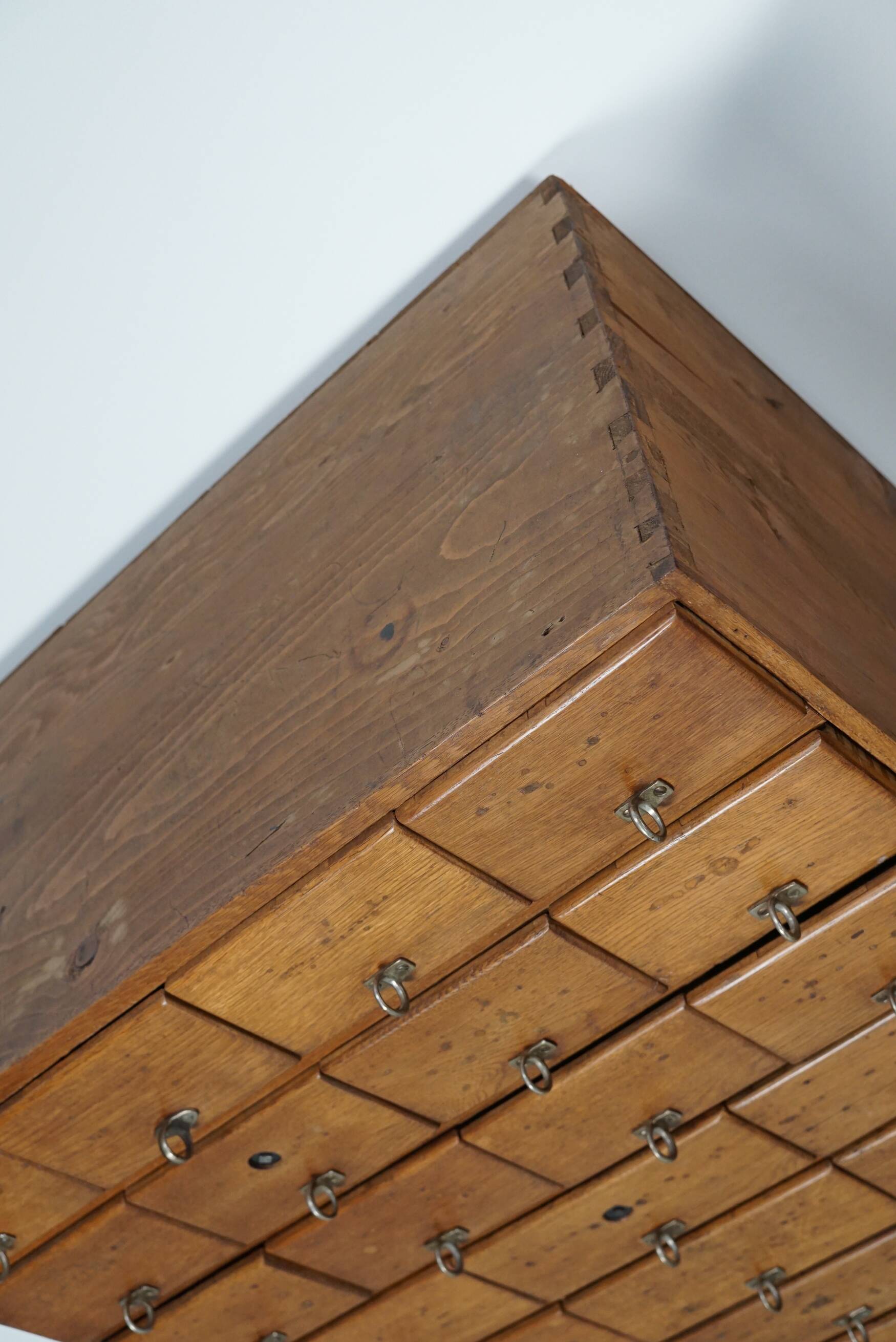 Armoire d'apothicaire vintage allemande en pin et chêne, années 1950