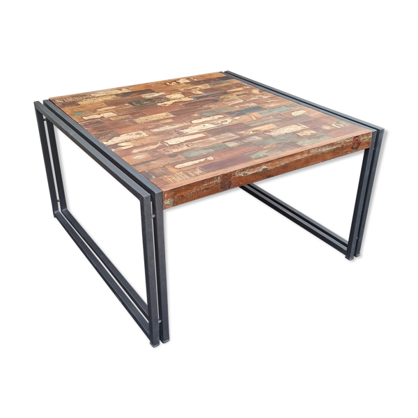 Table basse carrée armature en métal et plateau en bois