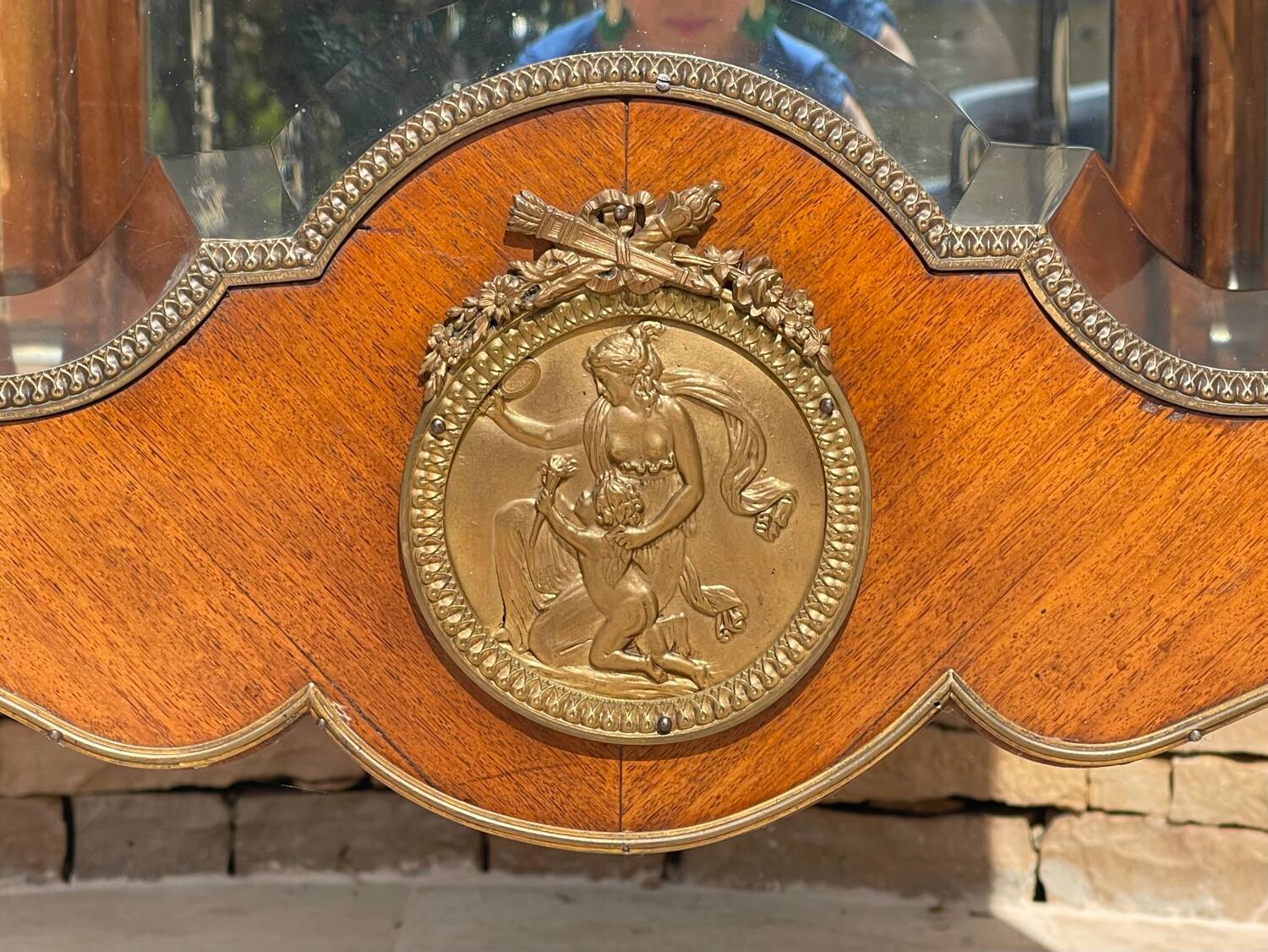 Vitrine en Marqueterie Style Louis XV