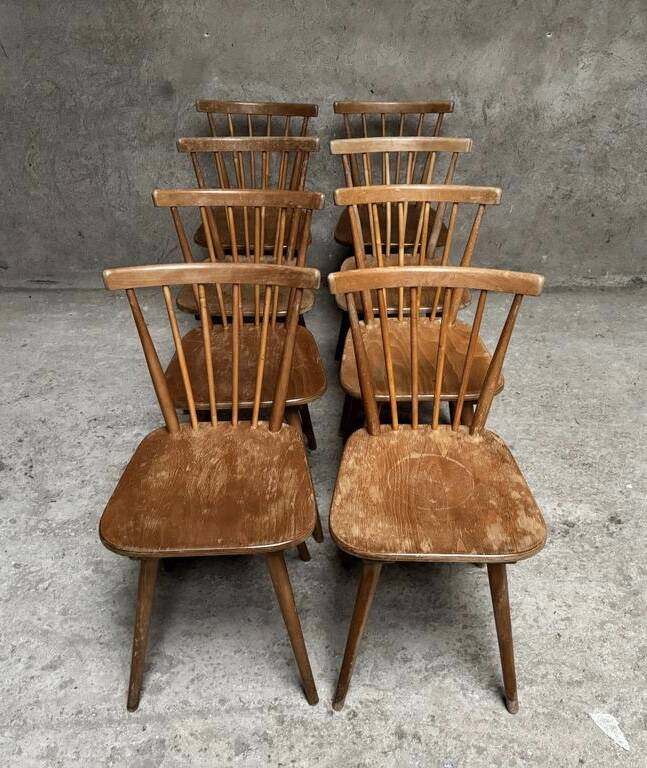 Set of 8 old Scandinavian dlg bistro chairs in wood with curved back and bars
