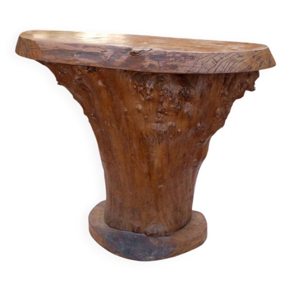 Bar vintage de style brutaliste en forme de tronc d'arbre des années70