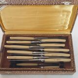 Table and cheese knives