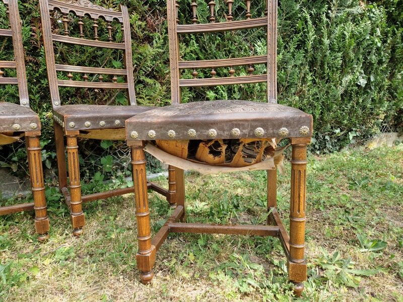 Set of 6 Henri II style chairs in wood and embossed leather