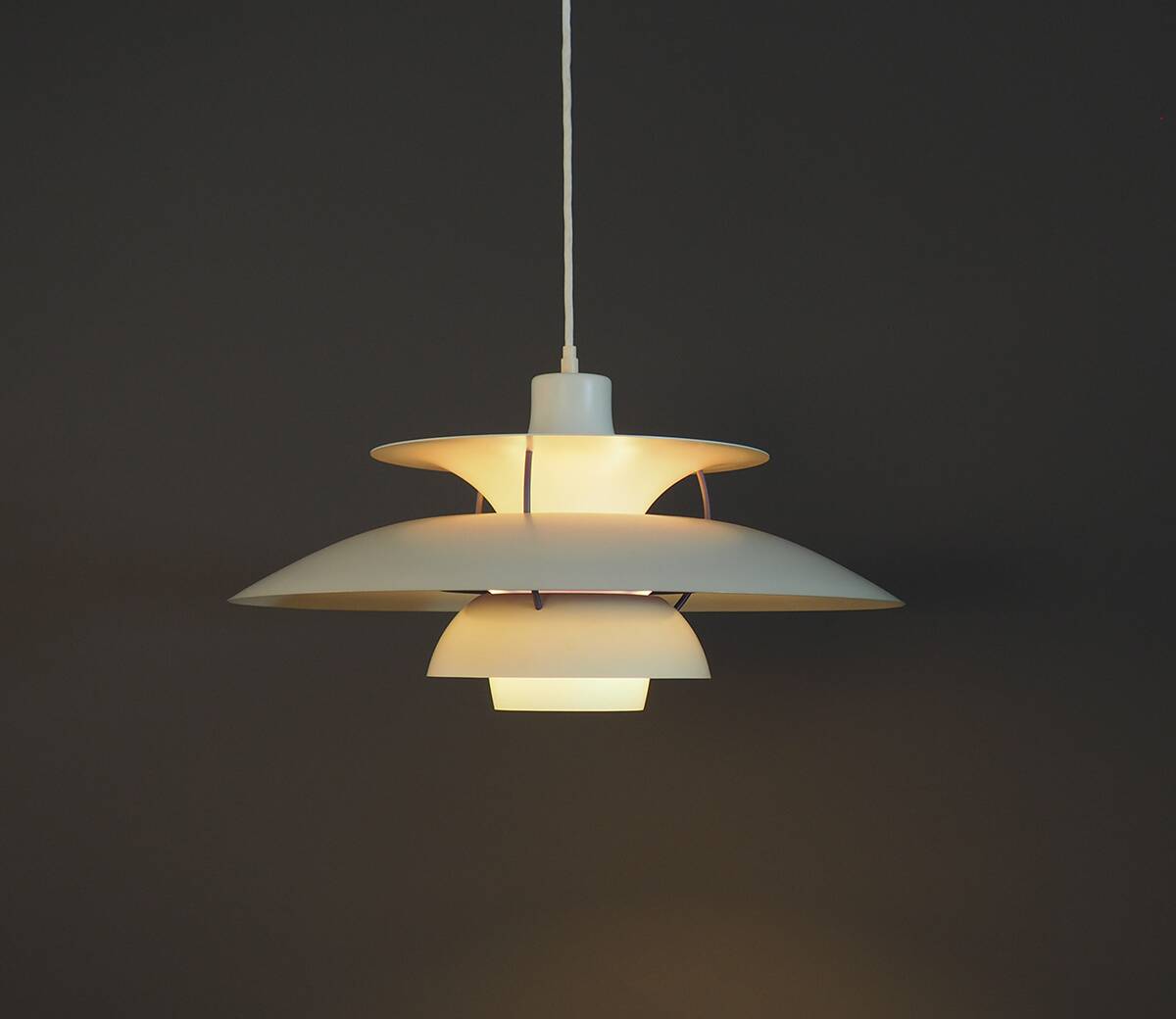 Louis Poulsen PH5 white hanging lamp, 1970s