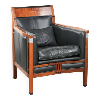 Black leather Art Deco design armchair in good condition