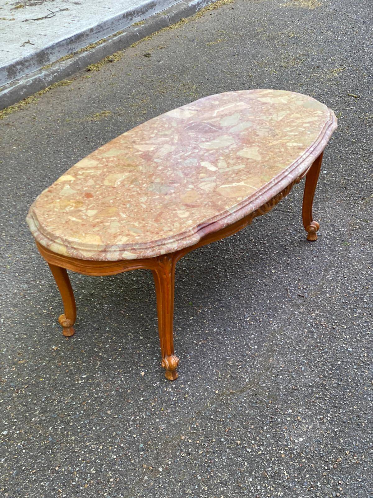 Vintage Louis XV coffee table in solid wood and pink marble.