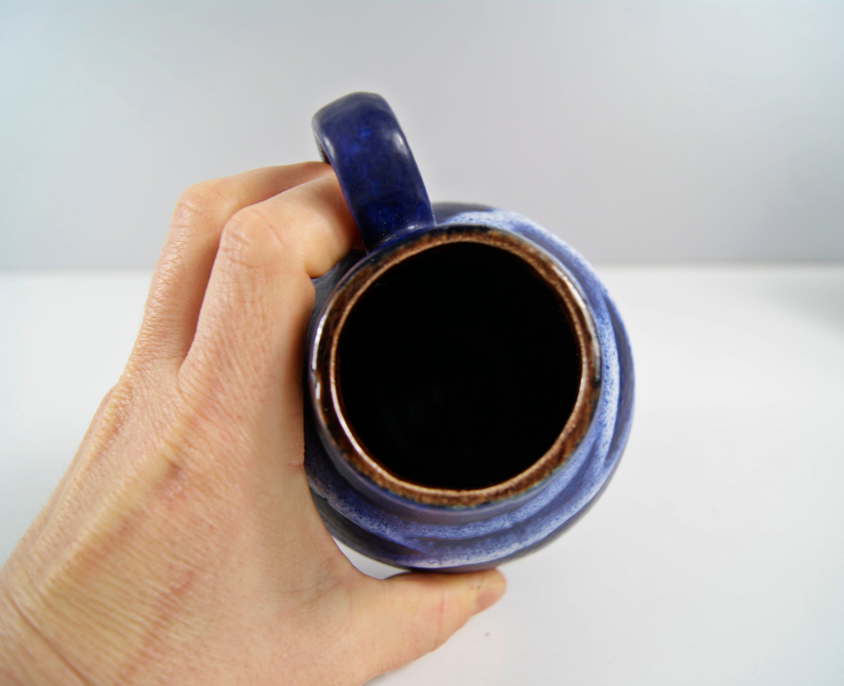 Vases set in blue white