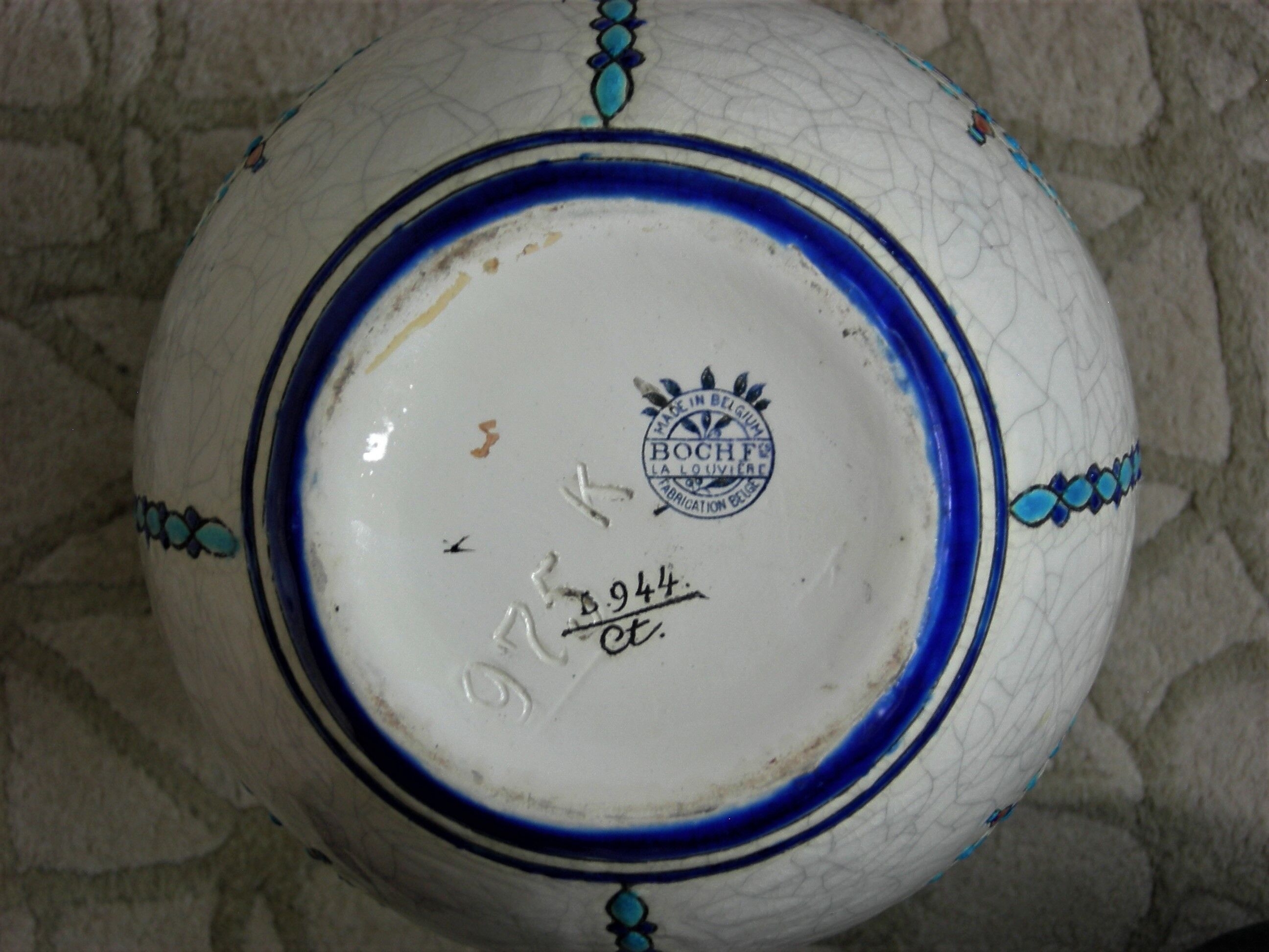 Boch La Louvière vase with a floral decoration in cracked faience