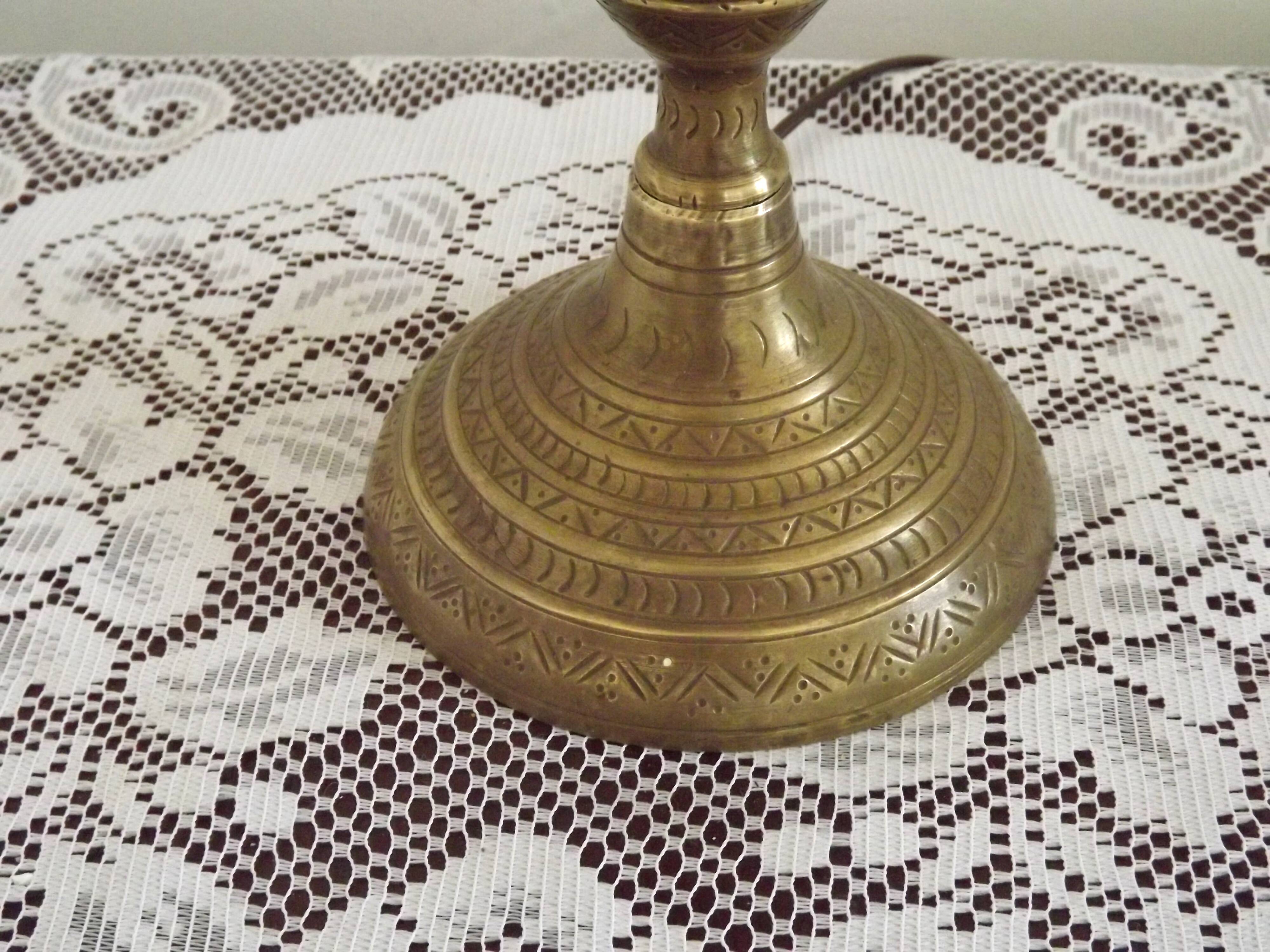 Electrified candlestick lamp base in solid brass, Morocco mid-20th century.