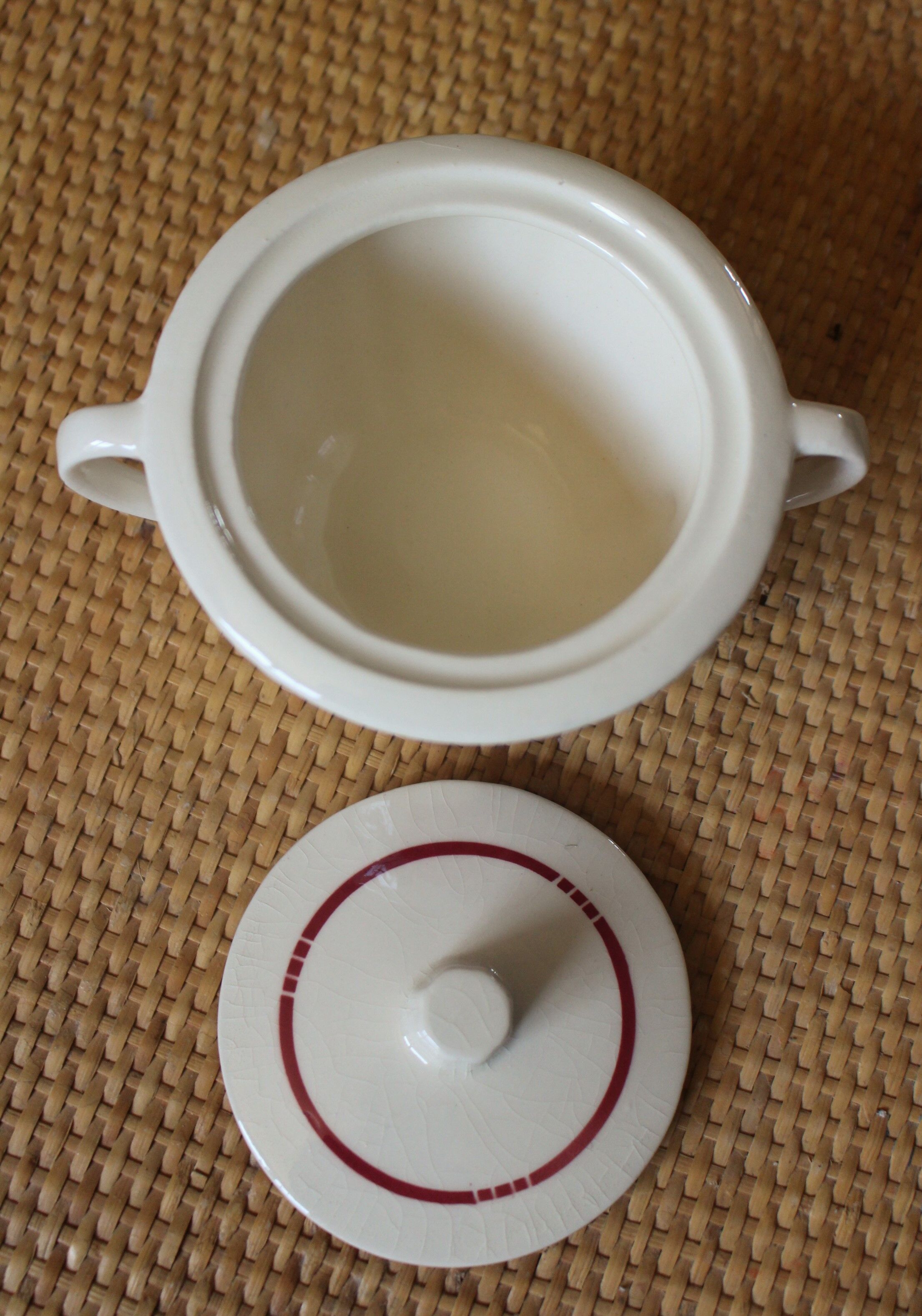 Sucrier demi porcelaine Badonviller roses rouge bleu art deco
