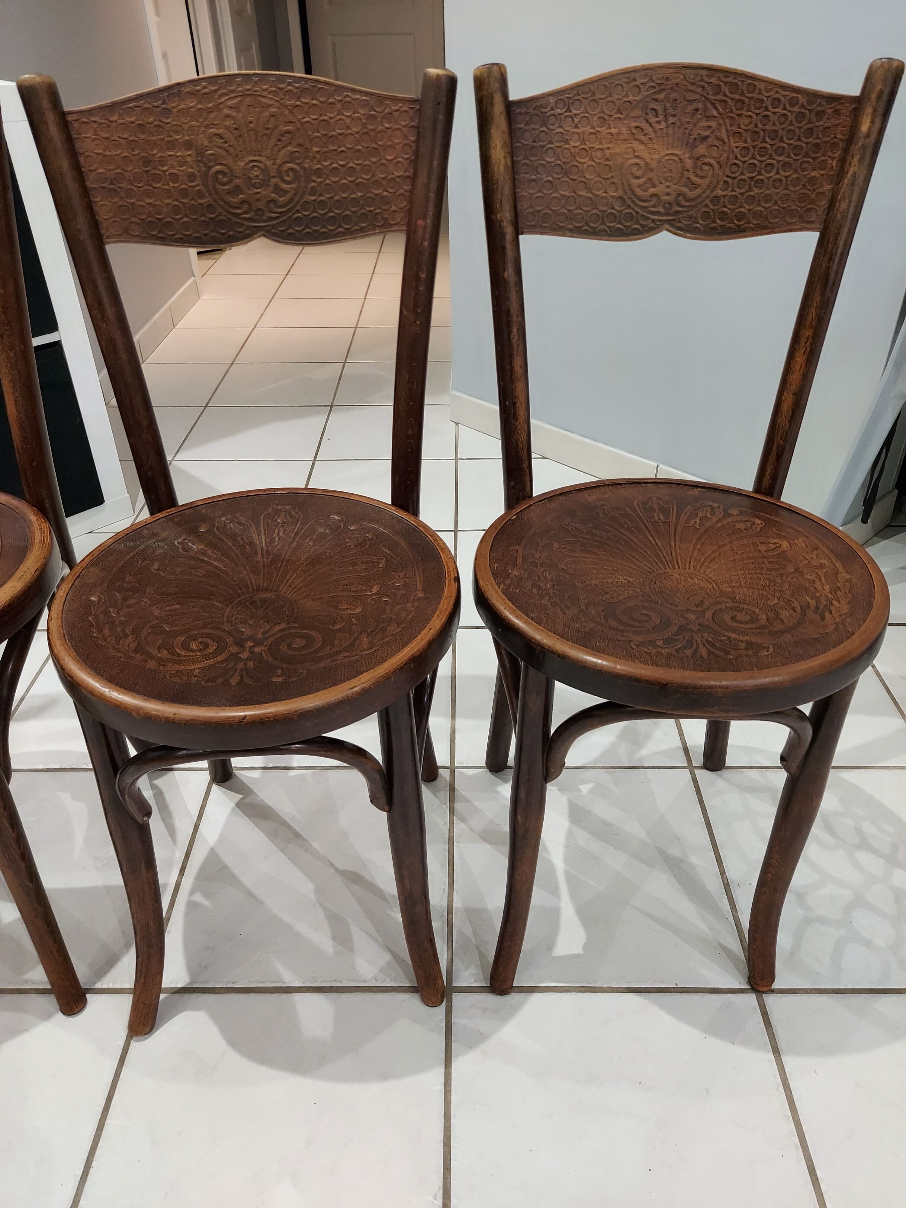 Suite de 4 chaises bistrot Mundus Joseph Hoffmann Austria Bielitz années 1908