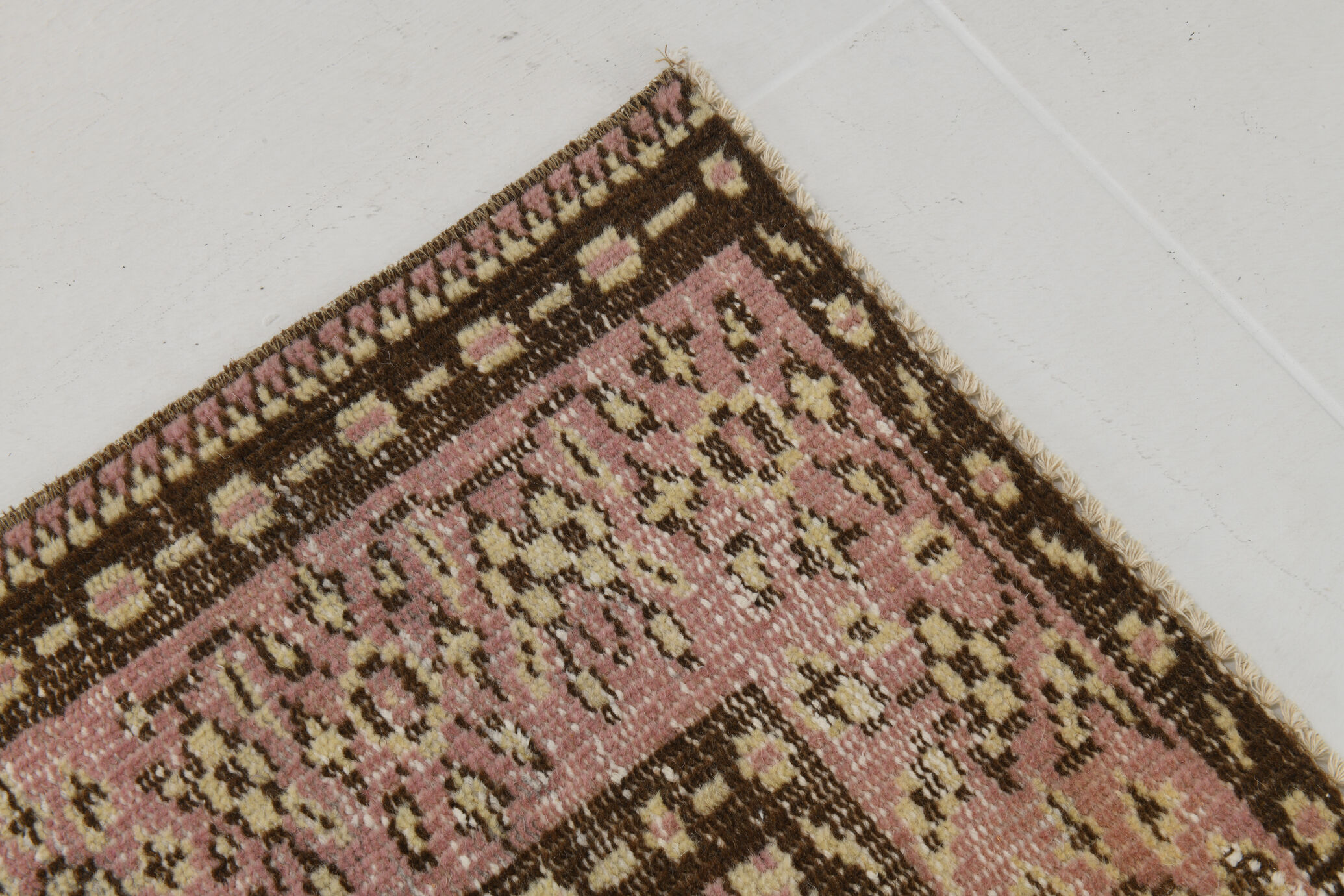 Hand-made vintage rug 303x206cm