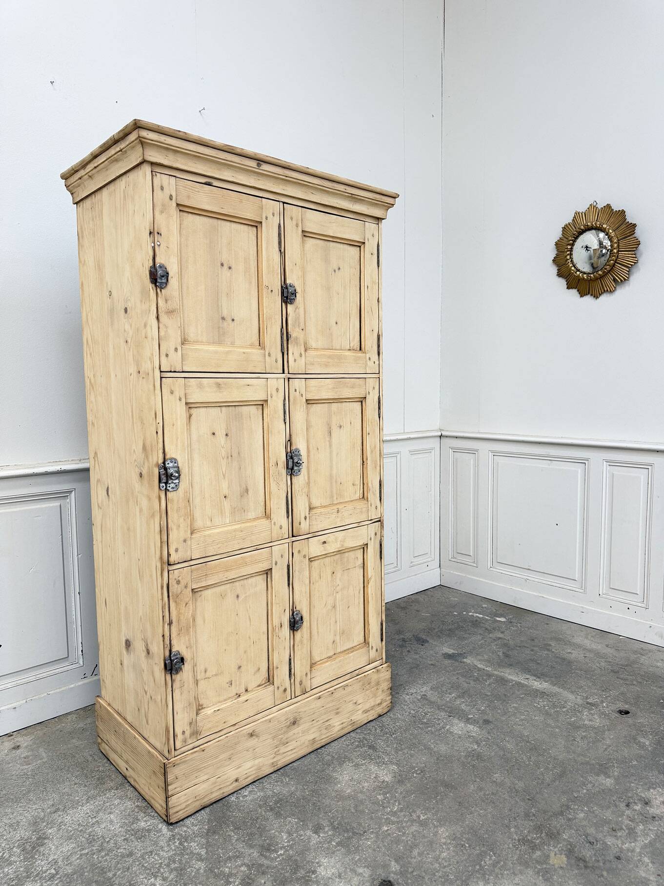 Vestiaire 1900 en sapin