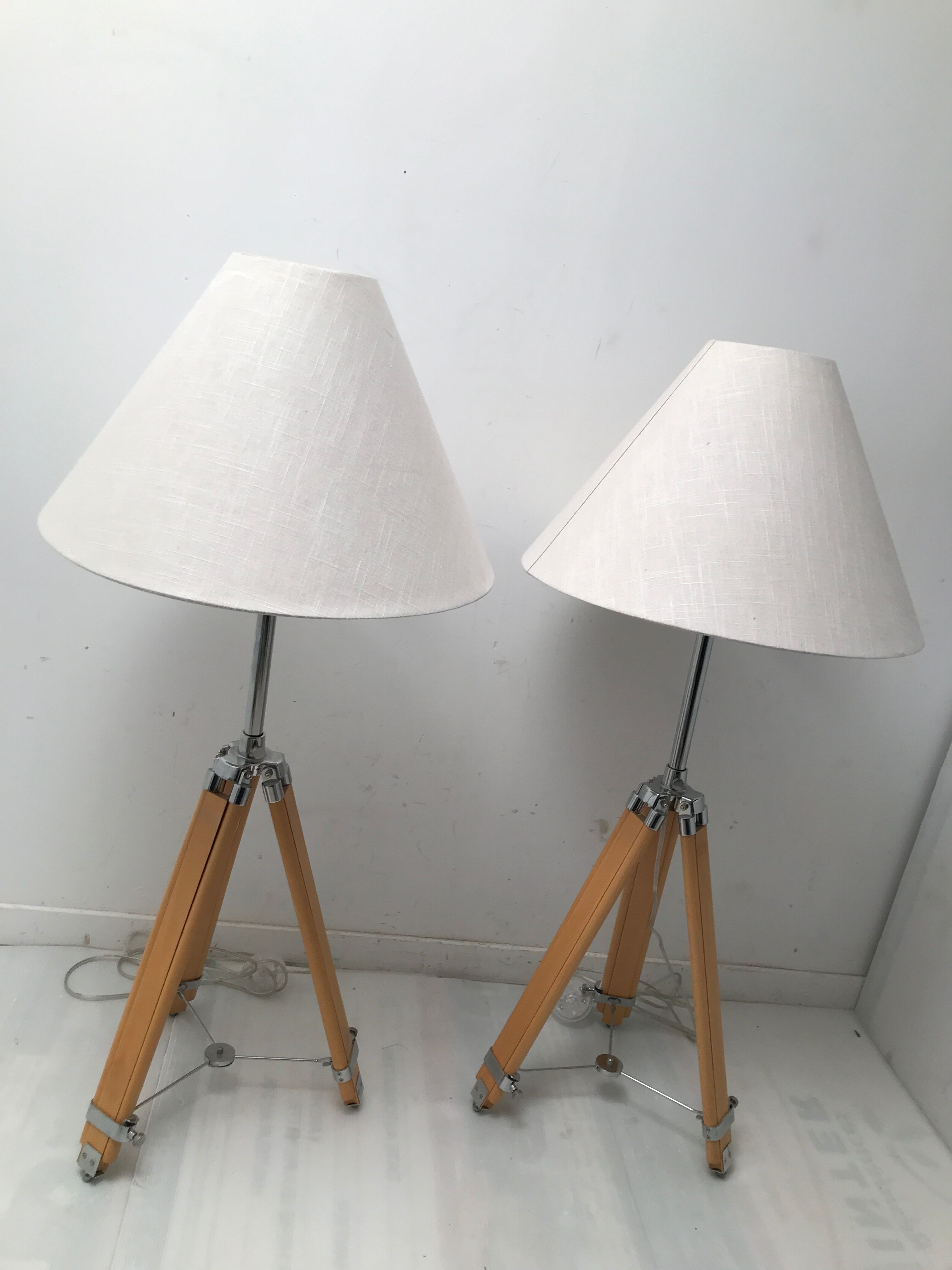 Paire de lampe de chevet trépied