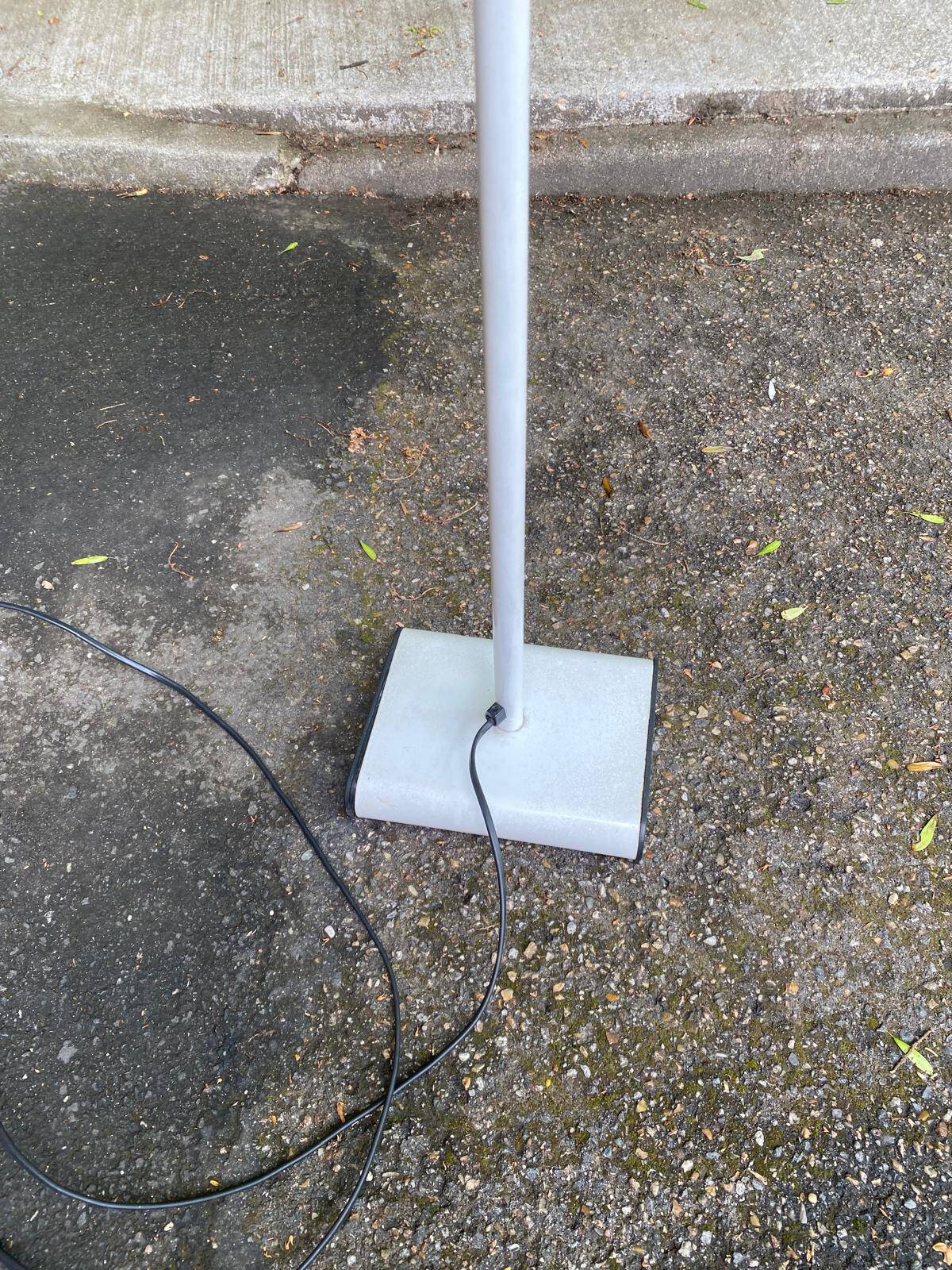 Vintage halogen floor lamp in white steel from the 1970s.