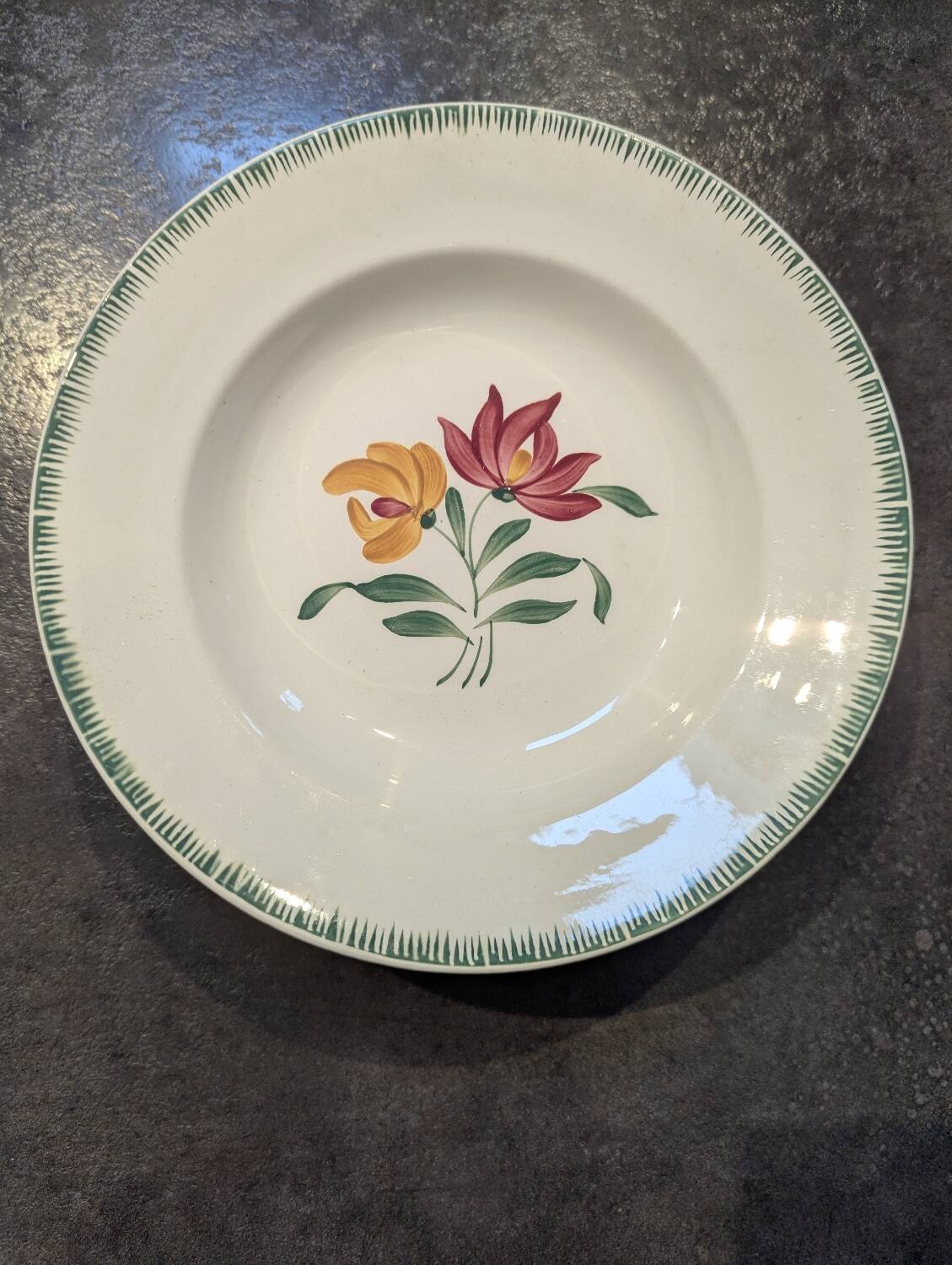 Lot of 6 antique deep plates Digoin Sarreguemines model Boby in very good condition.