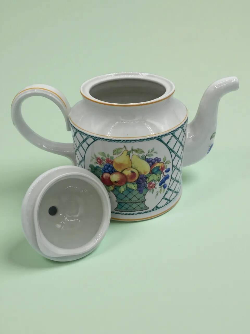 Villeroy & Boch Coffe Pot - Basket Pattern
