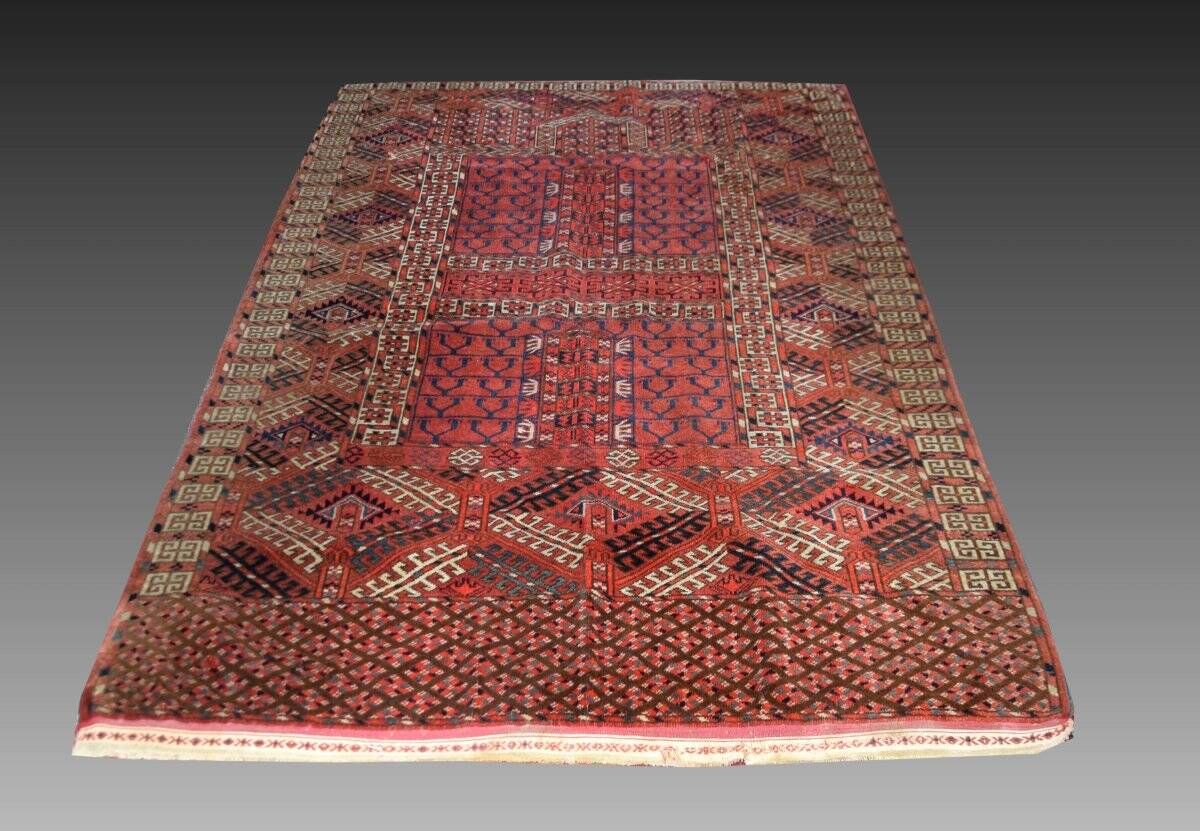 Ancient Turkmen Hatchlou rug: 120 × 150 cm "Galerie Sardje"