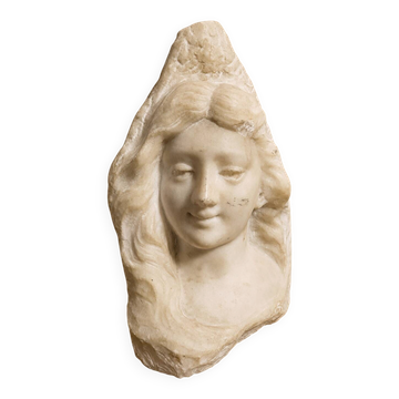 Marble sculpture – Female bust –