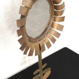 Miroir ancien en laiton, forme fleur, 9.5cm