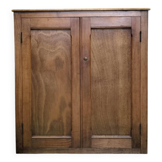 Petit buffet en bois deux portes.